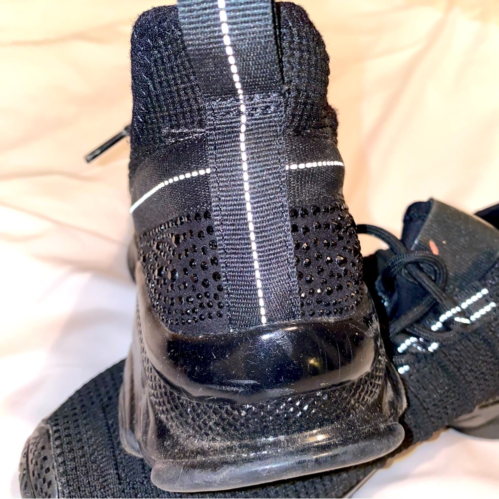 Mad Love Women's Mandy Sneakers Black size 9